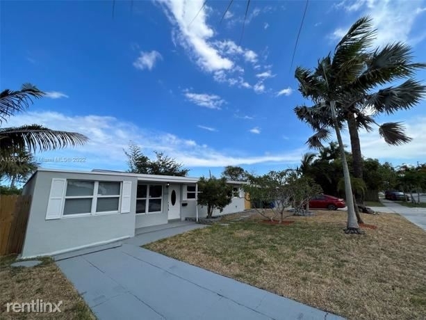 3 Bedrooms, Melrose Manors Rental in Miami, FL for $3,090 - Photo 1