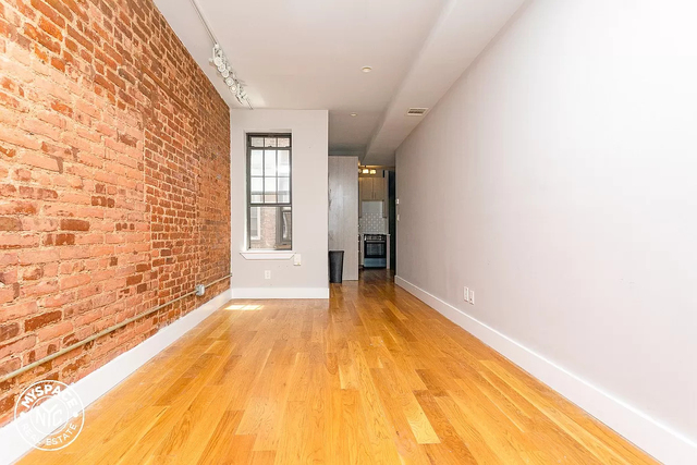 4 Bedrooms, Ridgewood Rental in NYC for $3,800 - Photo 1