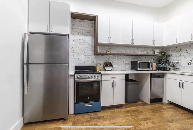 4 Bedrooms, Ridgewood Rental in NYC for $3,300 - Photo 1