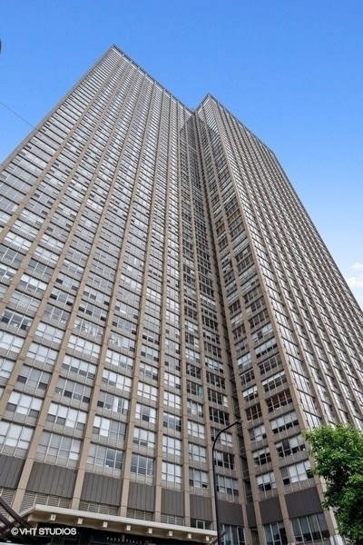 2 Bedrooms, Lakeview Rental in Chicago, IL for $1,950 - Photo 1