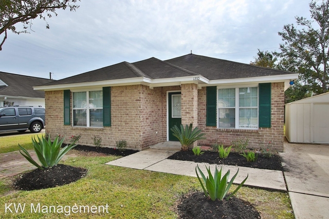 3 Bedrooms, Baytown Rental in Houston for $1,499 - Photo 1
