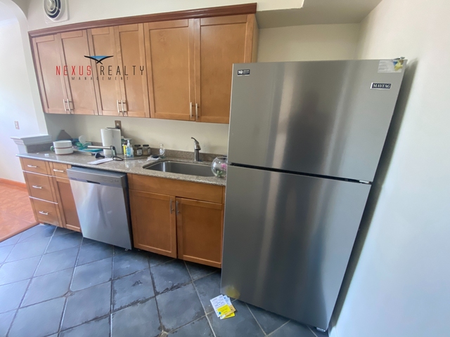 2 Bedrooms, Maspeth Rental in NYC for $2,900 - Photo 1