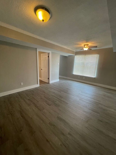 2 Bedrooms, Mahncke Park Rental in San Antonio, TX for $1,295 - Photo 1