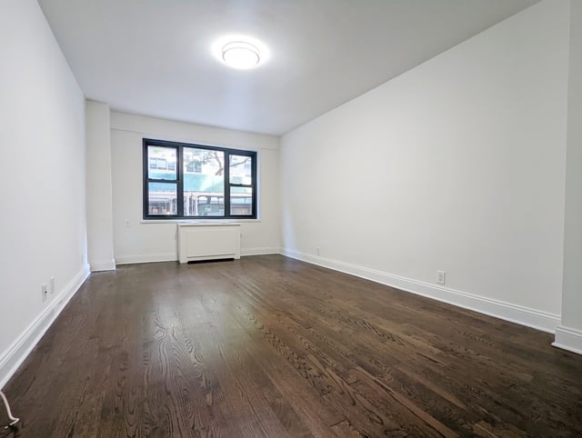1 Bedroom, Sutton Place Rental in NYC for $4,200 - Photo 1