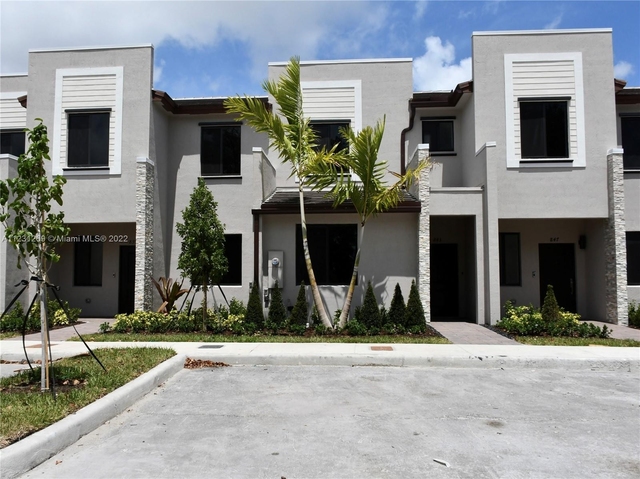 3 Bedrooms, California Club Vista Rental in Miami, FL for $3,500 - Photo 1