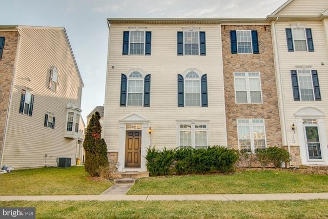 3 Bedrooms, Anne Arundel Rental in Baltimore, MD for $2,750 - Photo 1