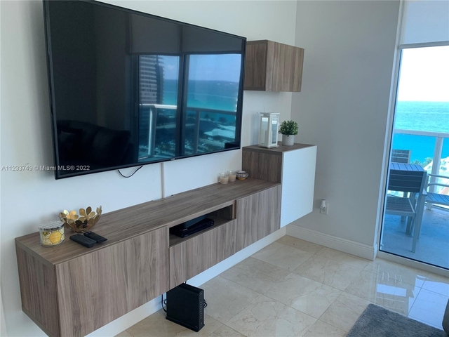 3 Bedrooms, Hallandale Beach Rental in Miami, FL for $5,000 - Photo 1