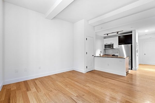 2 Bedrooms, Financial District Rental in NYC for $4,873 - Photo 1