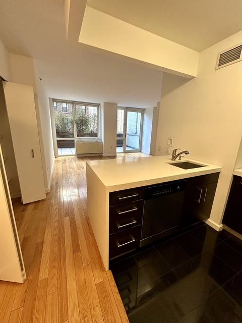Studio, Garment District Rental in NYC for $3,950 - Photo 1