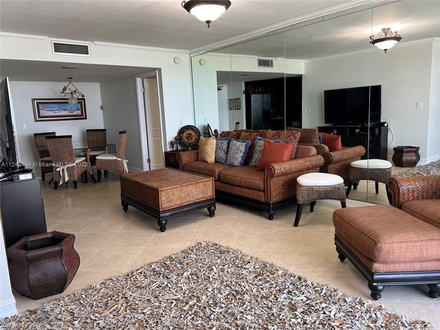 2 Bedrooms, Altos Del Mar Rental in Miami, FL for $4,500 - Photo 1