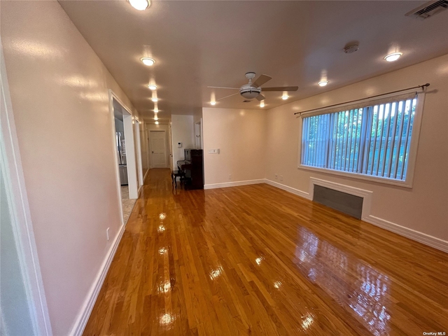 3 Bedrooms, Douglaston Park Rental in Long Island, NY for $4,900 - Photo 1