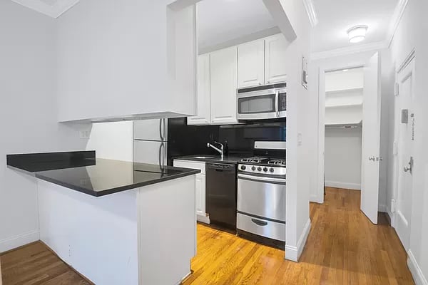 1 Bedroom, Yorkville Rental in NYC for $3,267 - Photo 1