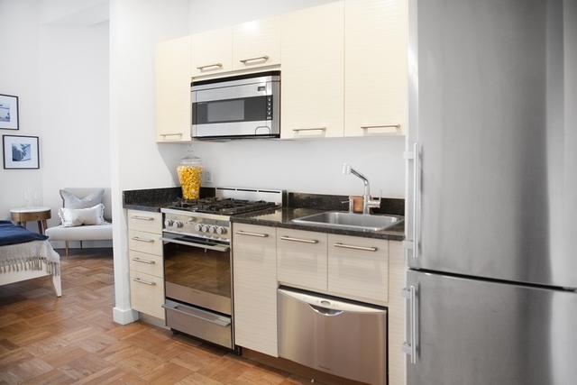 Studio, Financial District Rental in NYC for $3,335 - Photo 1