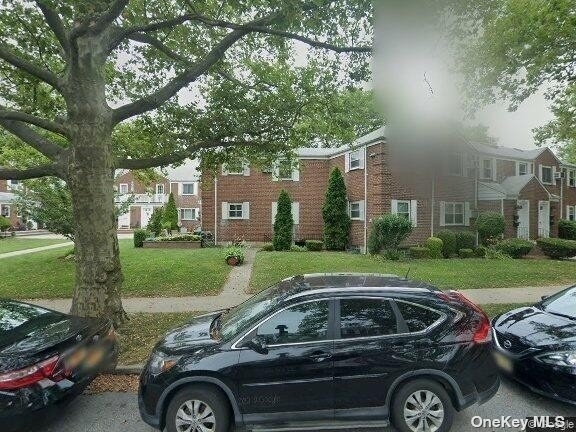 21 Bedrooms, Glen Oaks Village Section 2 Rental in Long Island, NY for $2,400 - Photo 1