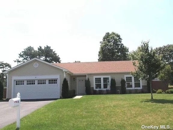3 Bedrooms, Shirley Rental in Long Island, NY for $3,300 - Photo 1
