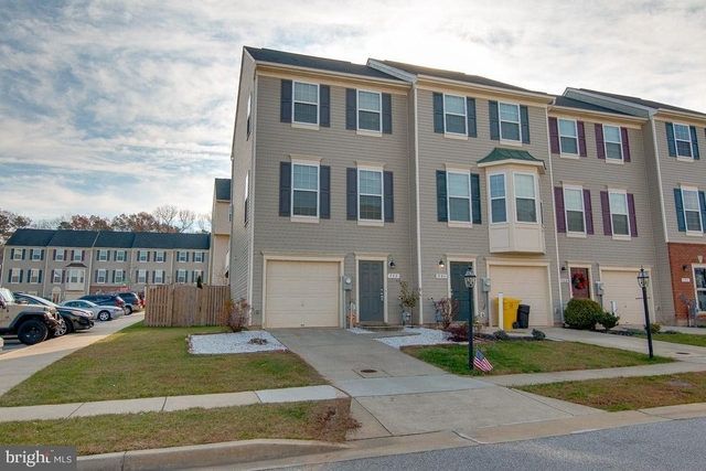 2 Bedrooms, Anne Arundel Rental in Baltimore, MD for $2,200 - Photo 1