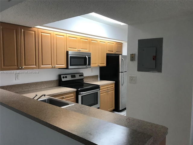 2 Bedrooms, Saga Bay South Rental in Miami, FL for $2,000 - Photo 1
