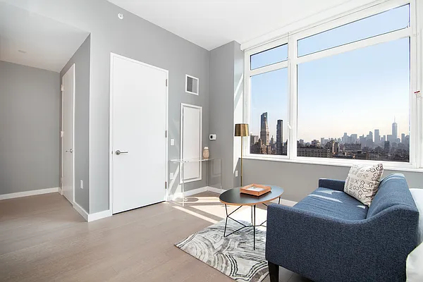 43 West 33 St - Photo 1