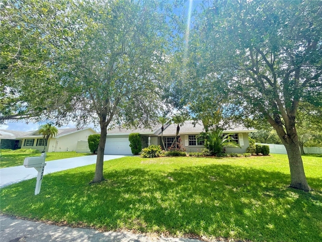 4 Bedrooms, Country Walk Rental in Miami, FL for $3,900 - Photo 1