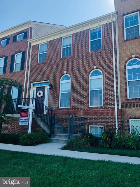 3 Bedrooms, Anne Arundel Rental in Baltimore, MD for $3,000 - Photo 1
