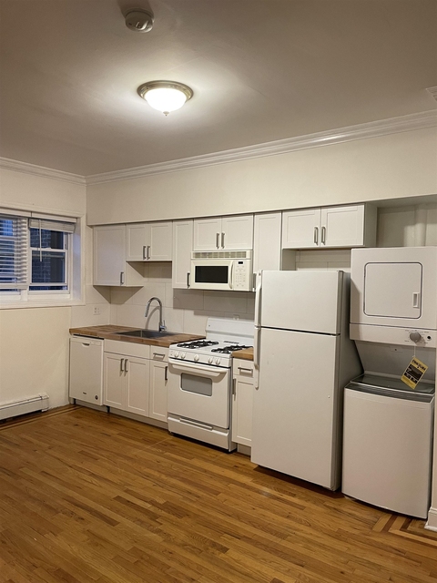 3 Bedrooms, The Heights Rental in NYC for $2,500 - Photo 1