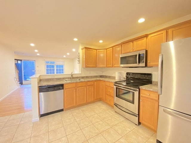2 Bedrooms, Rockland Rental in Boston, MA for $2,400 - Photo 1