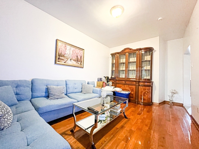 3 Bedrooms, Dyker Heights Rental in NYC for $2,650 - Photo 1