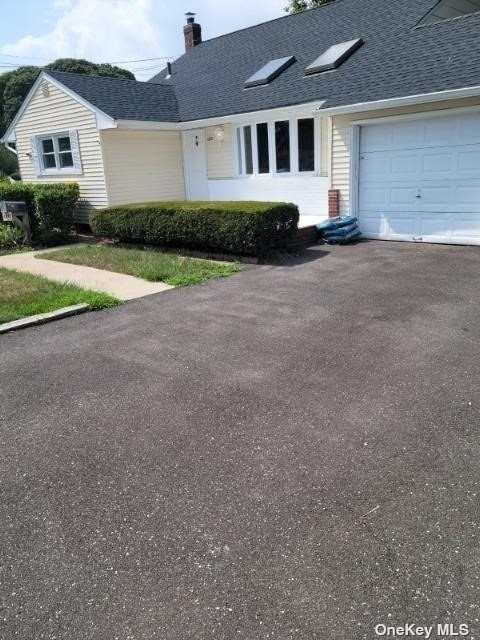 4 Bedrooms, North Babylon Rental in Long Island, NY for $3,500 - Photo 1