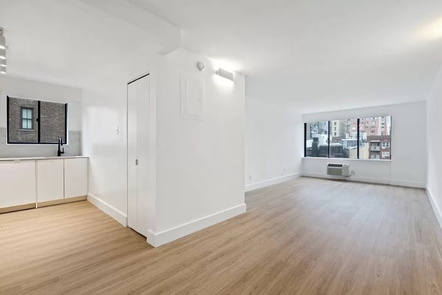 2 Bedrooms, Chelsea Rental in NYC for $8,696 - Photo 1
