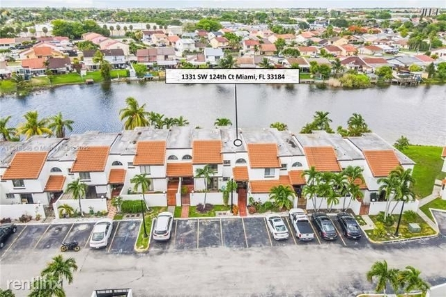 3 Bedrooms, Villa Venezia Rental in Miami, FL for $3,320 - Photo 1
