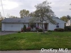 4 Bedrooms, Searingtown Rental in Long Island, NY for $3,900 - Photo 1