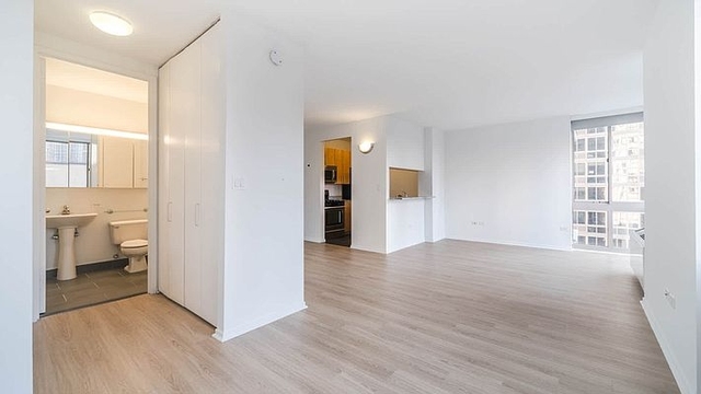 1 Bedroom, Chelsea Rental in NYC for $5,420 - Photo 1
