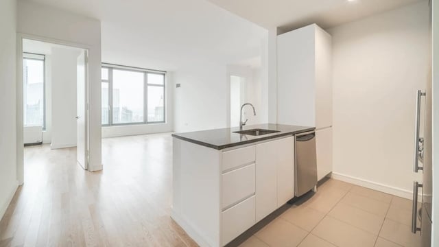 2 Bedrooms, Chelsea Rental in NYC for $9,159 - Photo 1