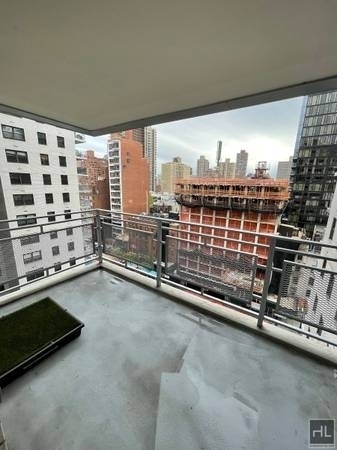 3 Bedrooms, Yorkville Rental in NYC for $8,300 - Photo 1