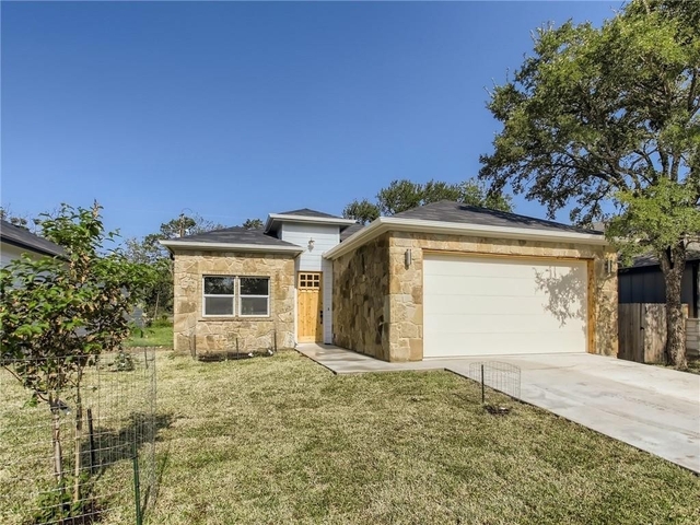 3 Bedrooms, Marble Falls Rental in Marble Falls, TX for $2,300 - Photo 1