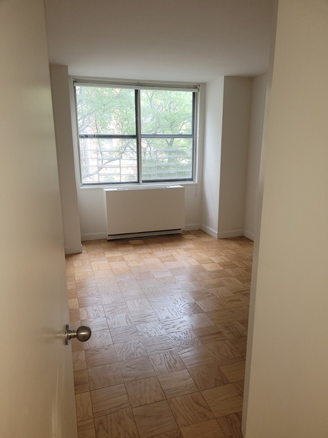 3 Bedrooms, Upper East Side Rental in NYC for $6,395 - Photo 1