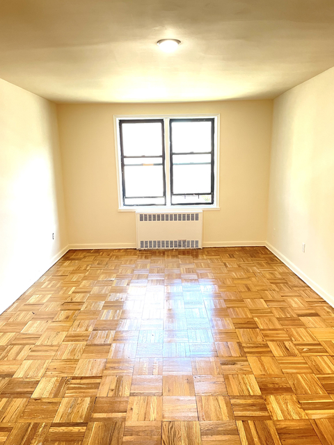 2 Bedrooms, Rego Park Rental in NYC for $2,400 - Photo 1