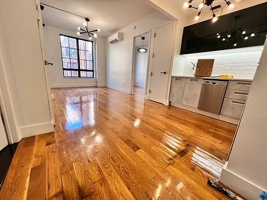 2 Bedrooms, Crown Heights Rental in NYC for $2,890 - Photo 1