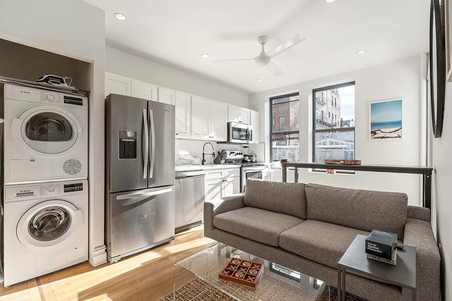 115 Greenpoint Avenue - Photo 1