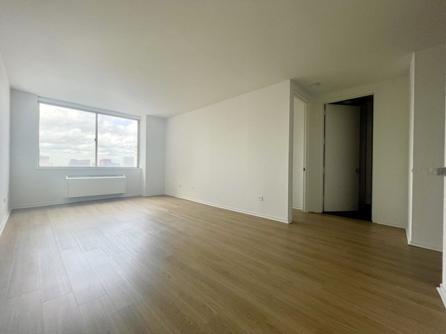1 Bedroom, Hell's Kitchen Rental in NYC for $4,396 - Photo 1
