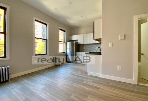 3 Bedrooms, East Williamsburg Rental in NYC for $3,990 - Photo 1