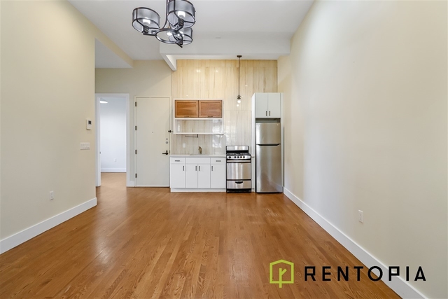 565 Evergreen Avenue - Photo 1