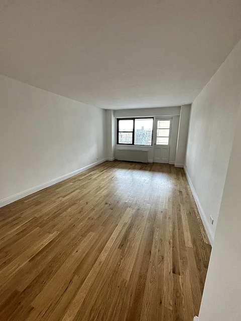 2 Bedrooms, Yorkville Rental in NYC for $7,300 - Photo 1