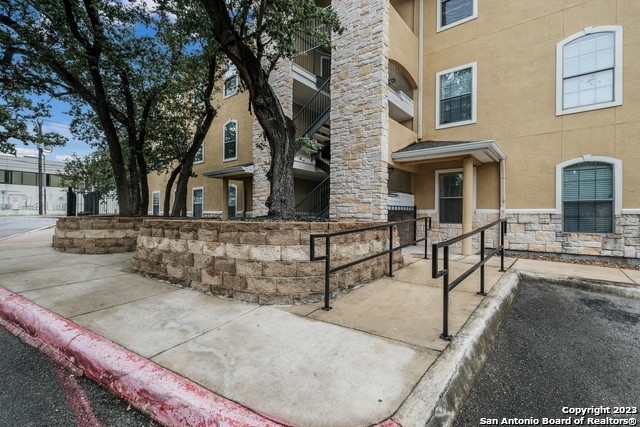 2 Bedrooms, San Antonio Northwest Rental in San Antonio, TX for $1,350 - Photo 1