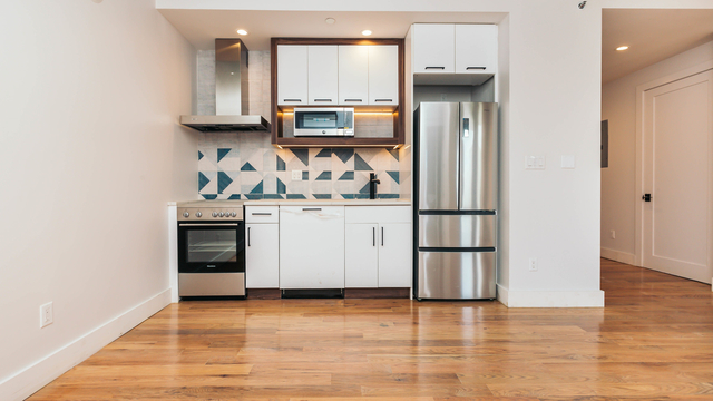 2 Bedrooms, East Williamsburg Rental in NYC for $3,775 - Photo 1