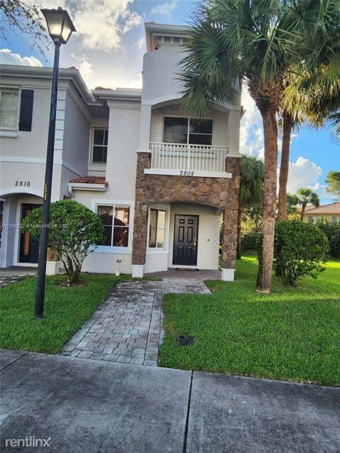 3 Bedrooms, Hampton Park Rental in Miami, FL for $2,900 - Photo 1