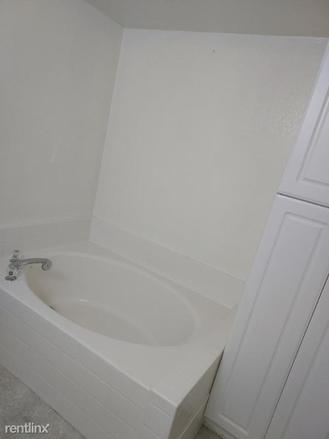 1 Bedroom, West Alameda Heights Rental in Denver, CO for $1,300 - Photo 1