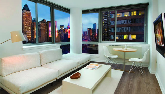 2 Bedrooms, Hell's Kitchen Rental in NYC for $5,061 - Photo 1