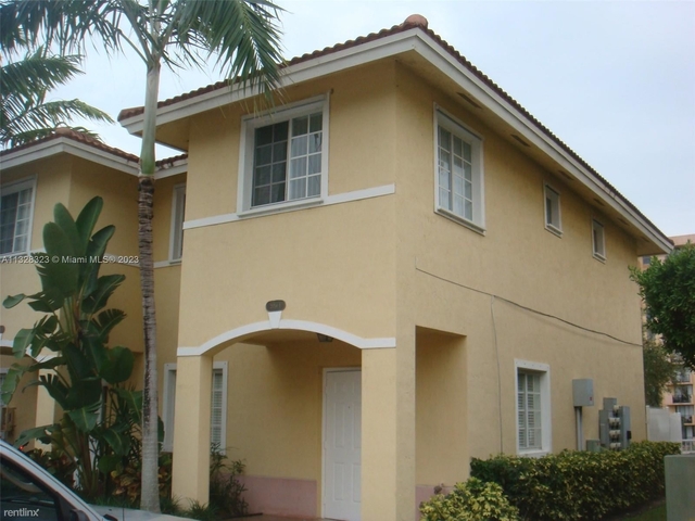 3 Bedrooms, Fulford Bythe Sea Rental in Miami, FL for $2,800 - Photo 1