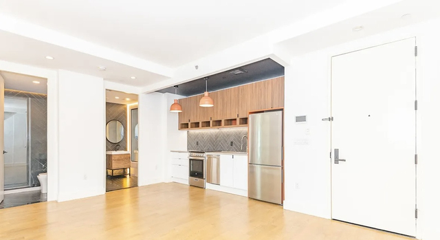 824 Lexington Avenue - Photo 1